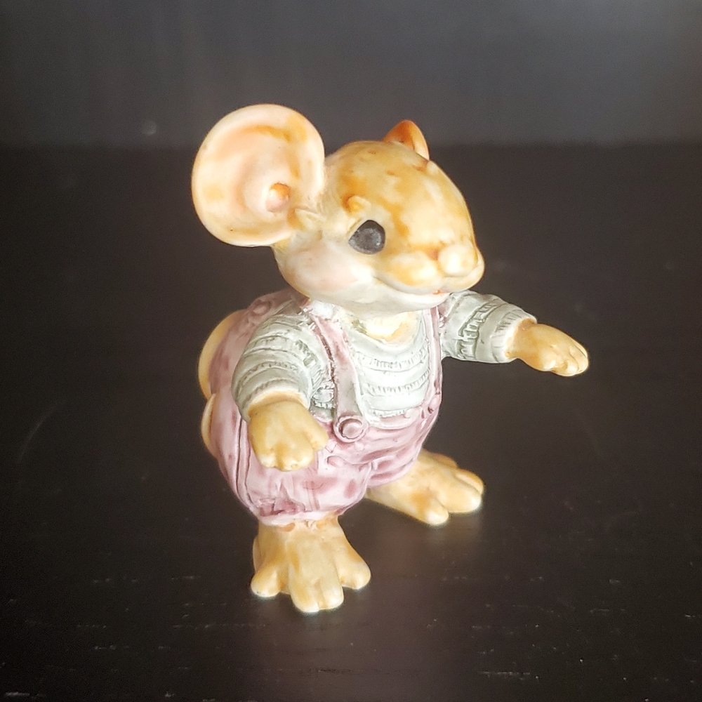 Little Cheesers | Mouse Baby Walking 1991 Figurine